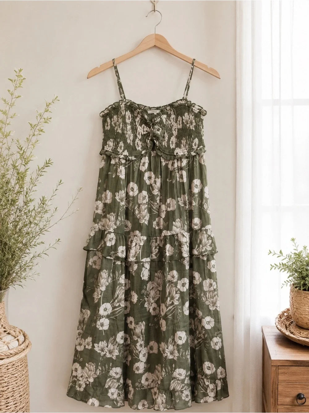 Western Romance Trixxi Cottage Core Floral Tiered Smocked Midi NWT Large